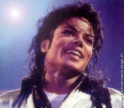 J'adore ton sourire michael!!<3