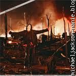 MJ dans le clip earth song...ma chanson préférée<3